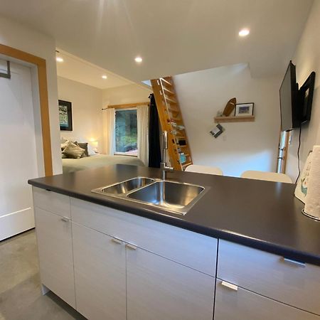 Lucky Creek Guest Suite Ucluelet Exterior photo
