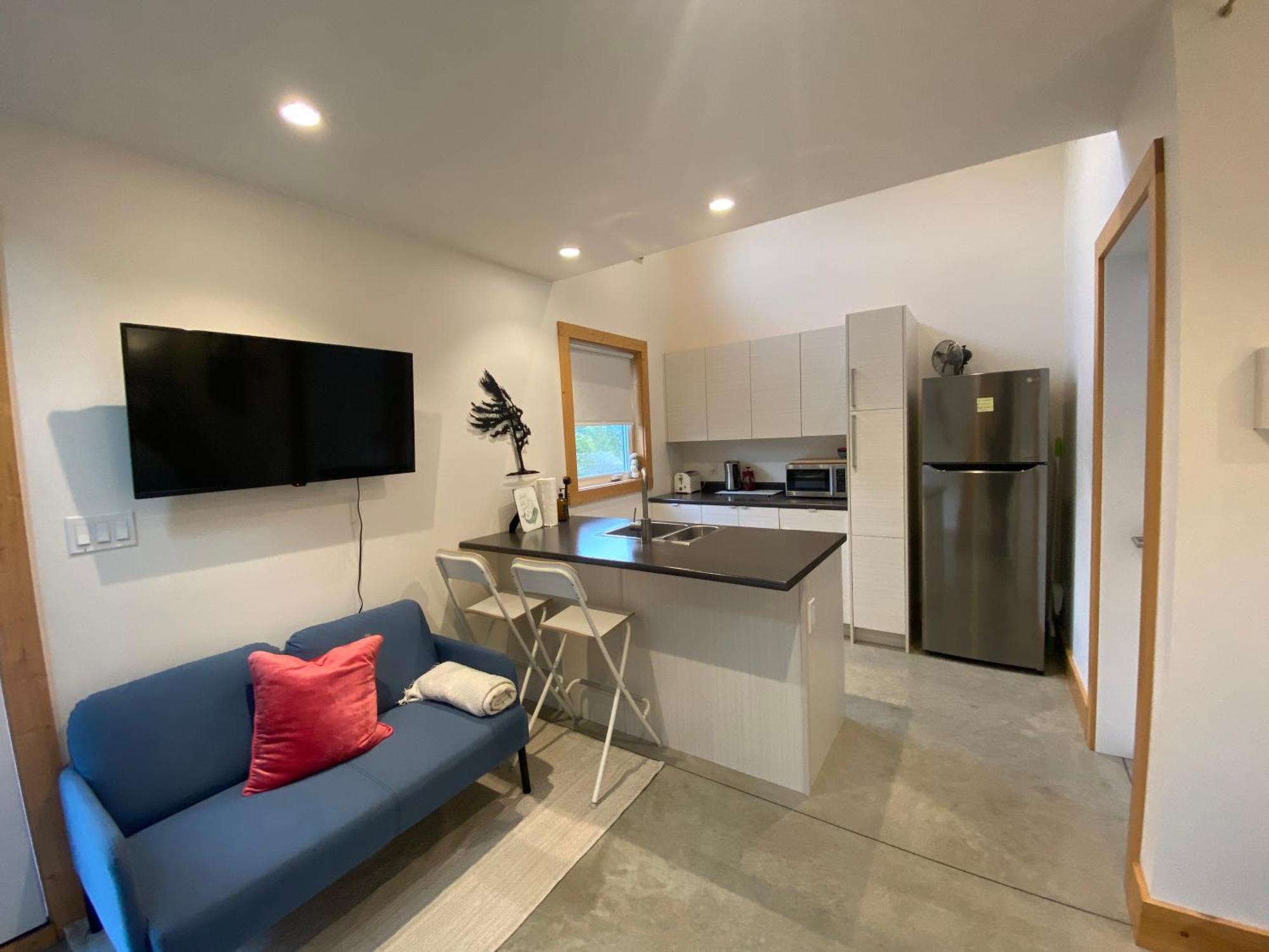 Lucky Creek Guest Suite Ucluelet Exterior photo